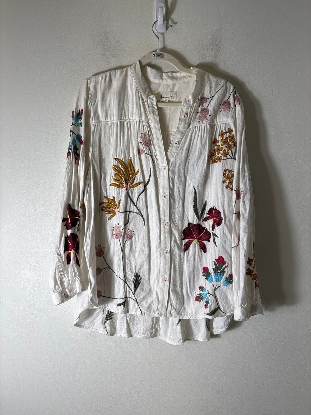 Anthropologie Floral Embroidered Cream Button Up Shirt Sz M